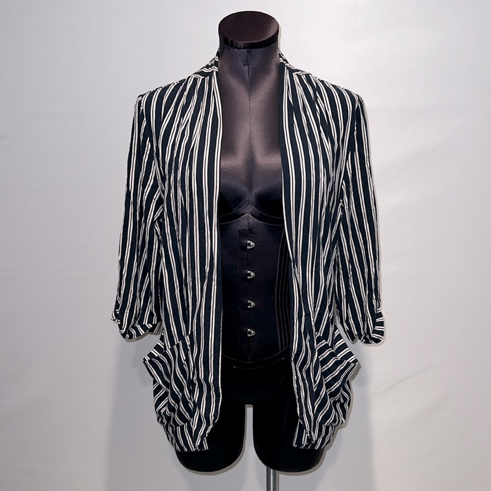 Forever21 black/white striped Open Front Cardigan with pockets!